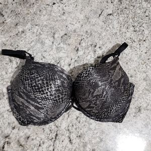 Victoria's secret miraculous plunge bra